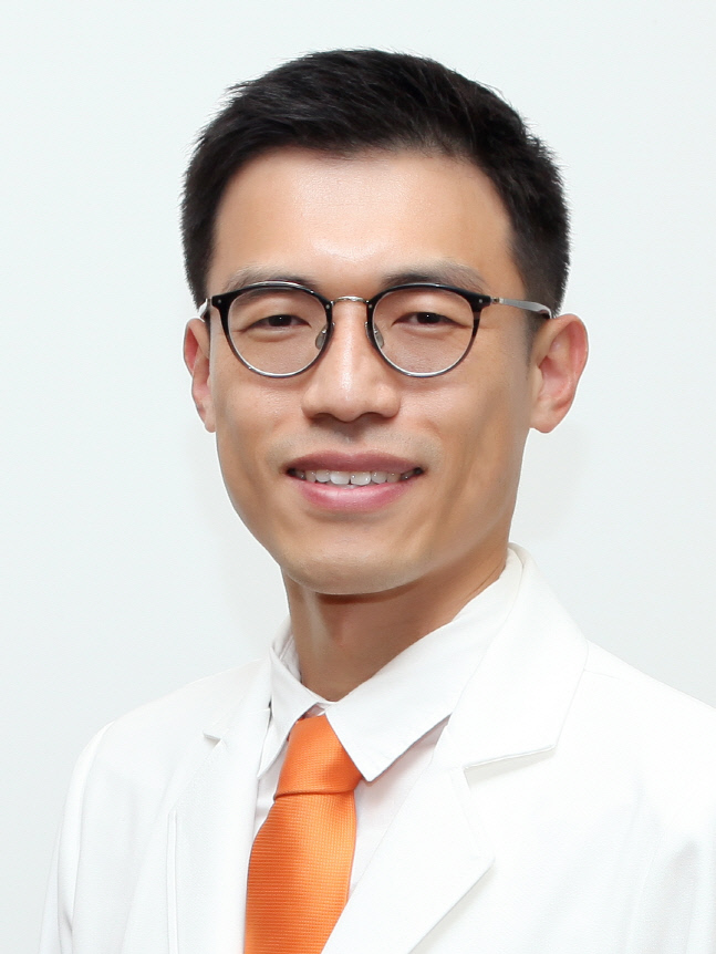 목동힘찬병원 윤기성 원장(신경외과 전문의)