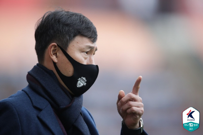 초보 사령탑 식사마의 과감한 로테이션…장기전 위한 포석