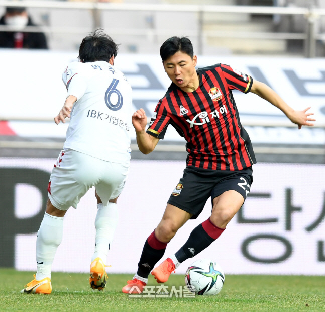 [포토] 박정빈 \'화려한 헛다리 짚기\'