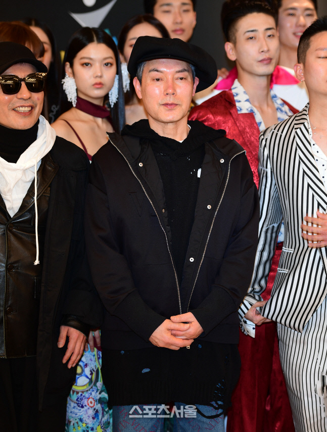 한국 대표디자이너 박윤수, 오늘은 '페이스 오브 코리아' 모델들과 함께[포토]
