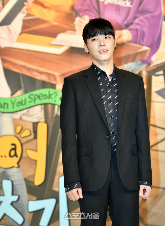 프로포폴 혐의 휘성, 징역형 집행유예 사회봉사 40시간 선고[종합]