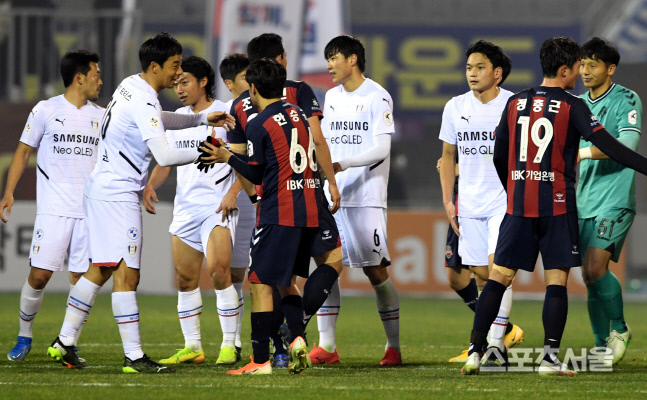 [포토] '수원 더비', 5년 만의 승부는... 0-0 무승부!