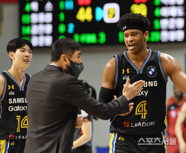 3연패 삼성 이상민 감독 "2쿼터까지는 참 좋았는데…"[패장]