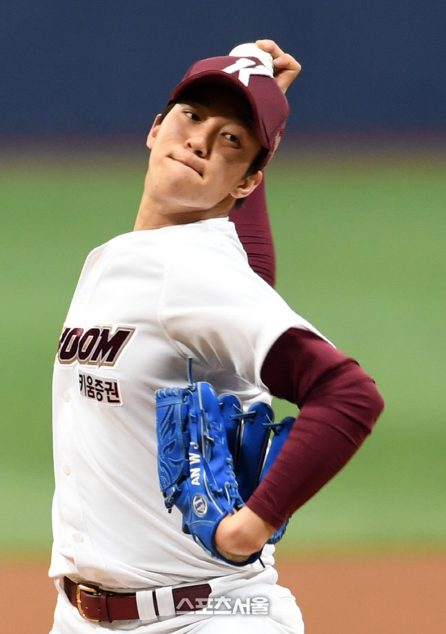 [포토]키움 안우진의 역투