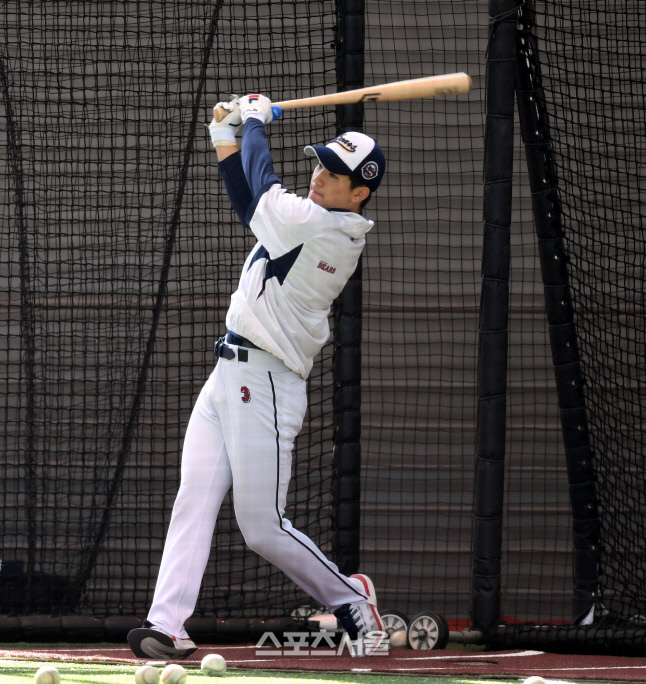 [포토] 안재석 \'타격감 좋아\'