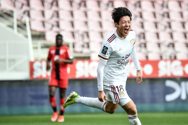 팀 연패 끊고, 佛 무대 시즌 최다골…황의조, 그렇게 해결사가 되어간다