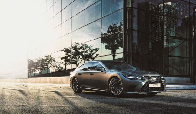 렉서스 New LS 익스테리어