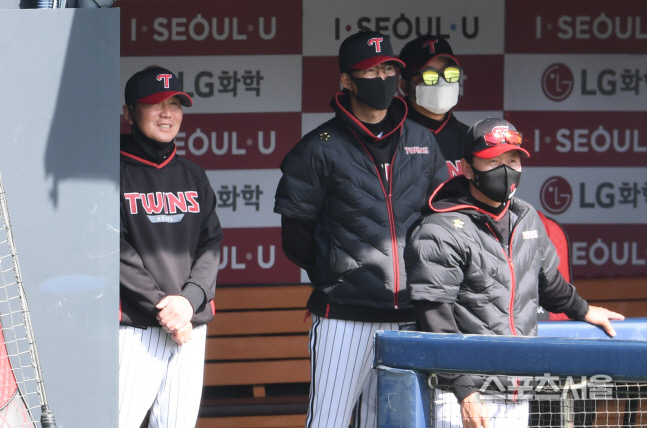 [포토]LG 류지현 감독, 절로 미소가...