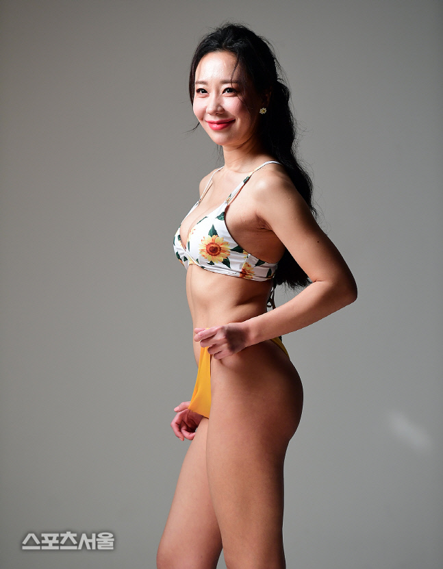 맥스큐 4월호 커버걸 김선영, 머슬마니아 머슬퀸의 자태![포토]