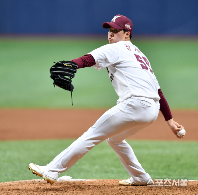 [포토]6회 등판 장재영, 150KM는 우습지!
