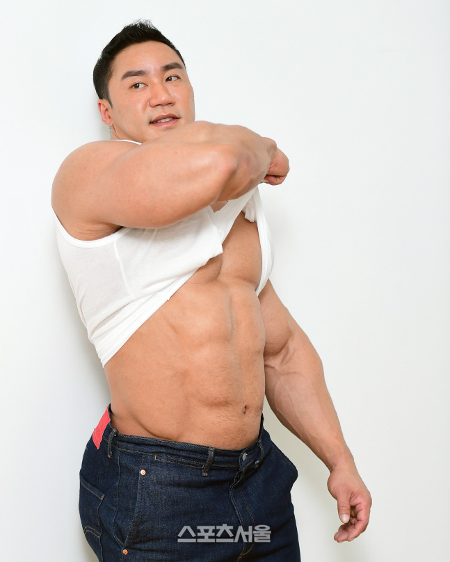 올림피아에 출전하는 이승철, 맥스큐가 콜한 완벽한 근육![포토]