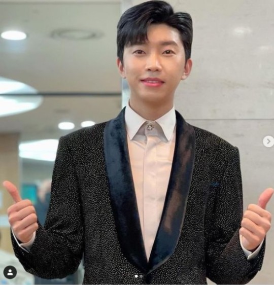 "반짝반짝 빛난다웅~" 임영웅, '가온차트 5관왕' 인증샷 공개