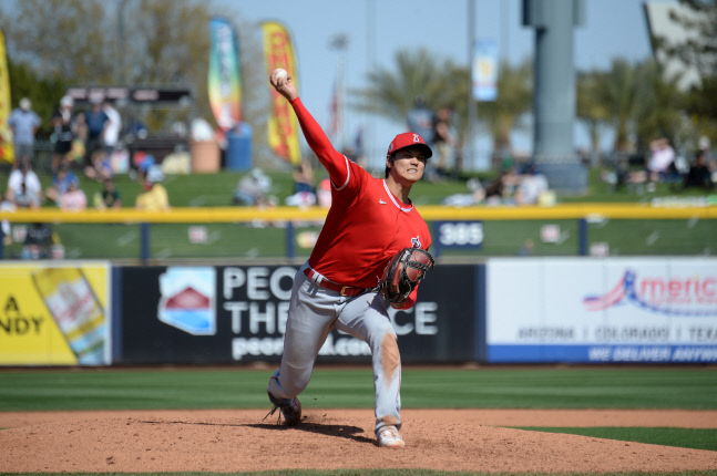 BASEBALL-MLB-SD-LAA/