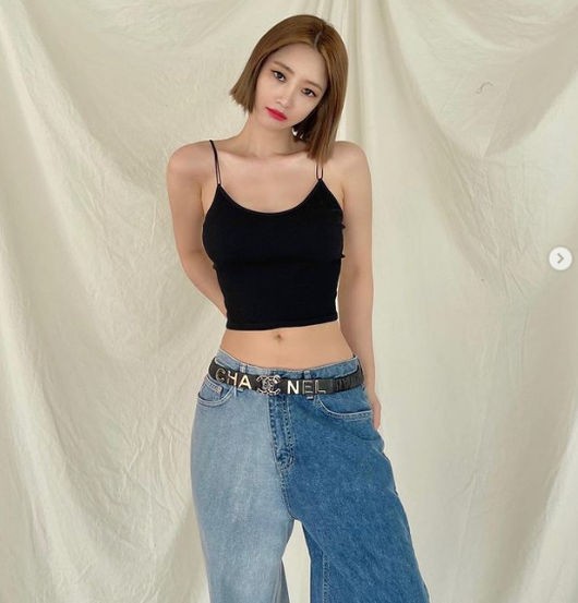 '단발병 유발자' 고준희, 개미허리 8등신 몸매 '시크美' [★SNS]