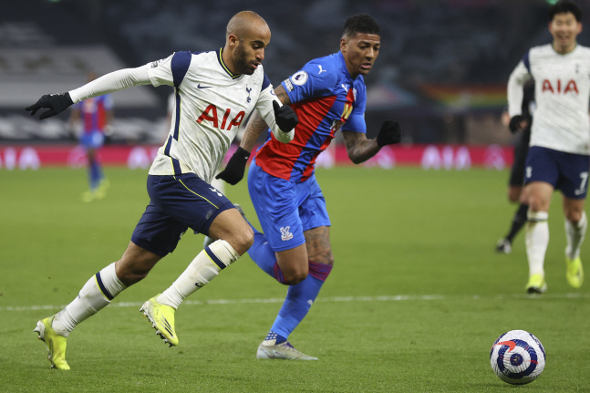 모우라, 토트넘 팀내 불화설 일축 "우리는 무리뉴 감독을 믿는다"