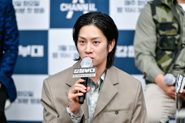 '강철부대' 김희철 "난 공익 출신, 국군 군인 여러분 정말 존경해"