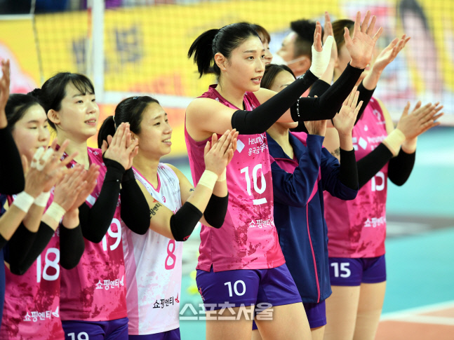 [포토] 챔프전 진출한 흥국생명 김연경 \'응원 감사합니다\'