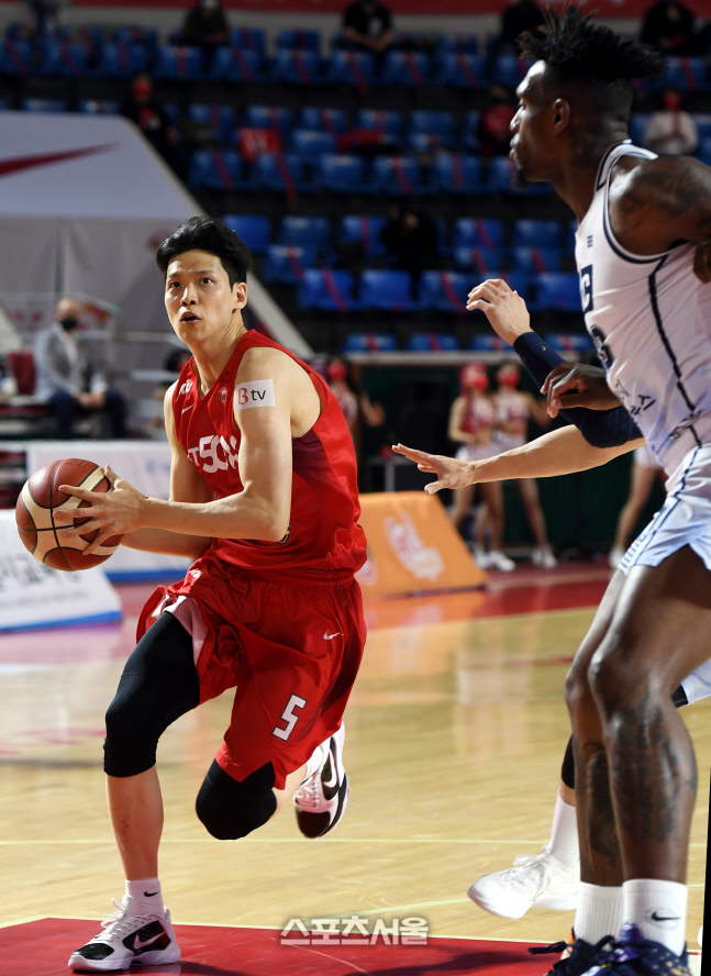 [포토] 김선형 '과감한 드리블'