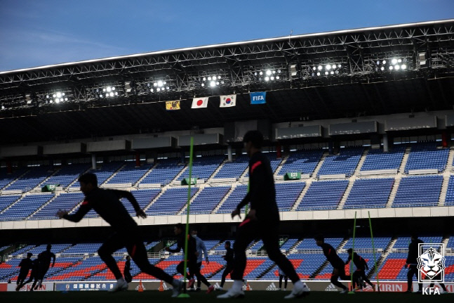 야마네-가마다에게 연속골 허용…한국, 일본에 0-2로 끌려가[한일전]