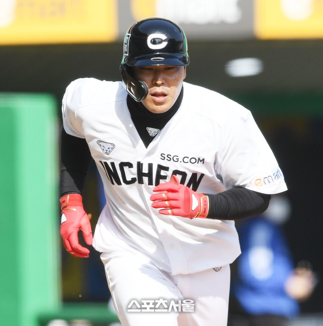 [포토] SSG 한유섬, 다시 뛴다!