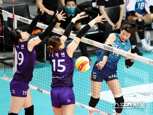 [포토] GS칼텍스 강소휘, 내리 꽂아!