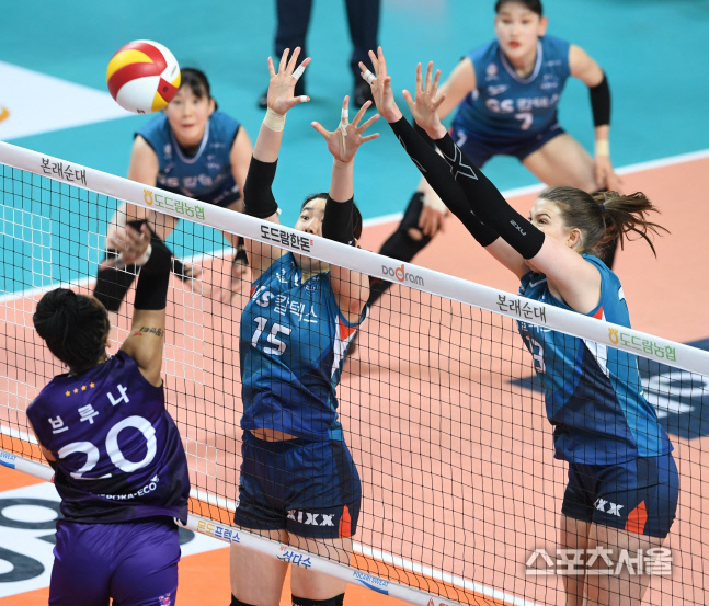 [포토] GS칼텍스 문명화, 수비도...철벽!