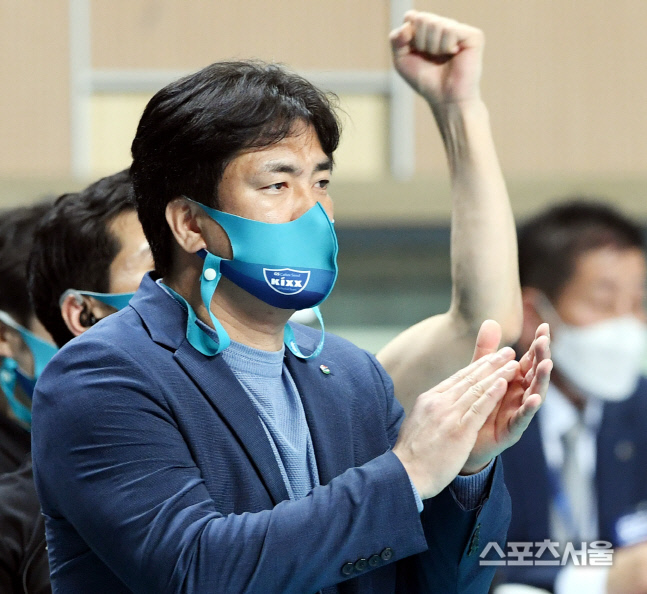 [포토] GS칼텍스 차상현 감독, 2차전도...문제 없겠어!