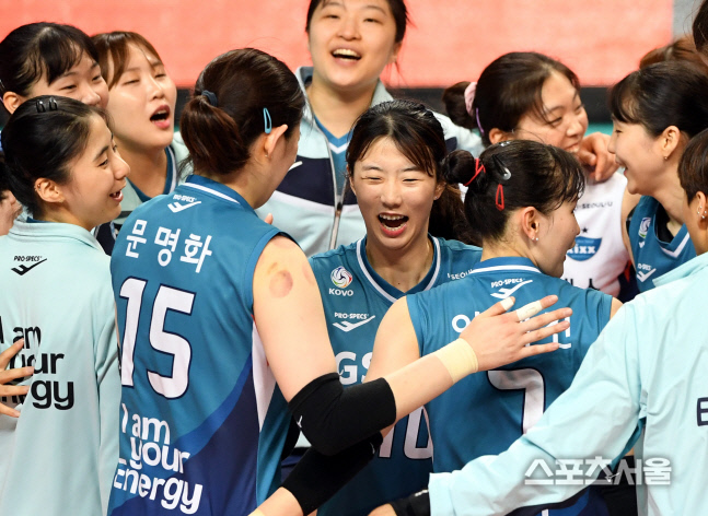 [포토] GS칼텍스 강소휘, 챔프전 연승에 환호!