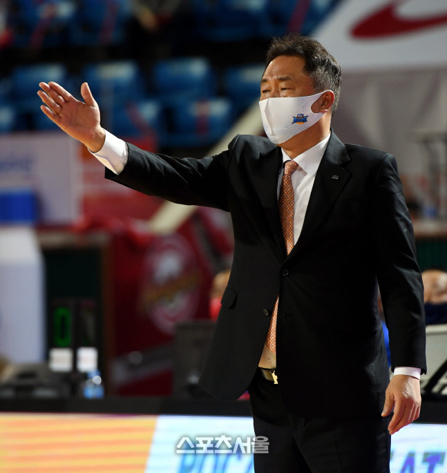 헤인즈 효과 9분이면 충분, 전주 KCC 5년 만 자력우승 -1승