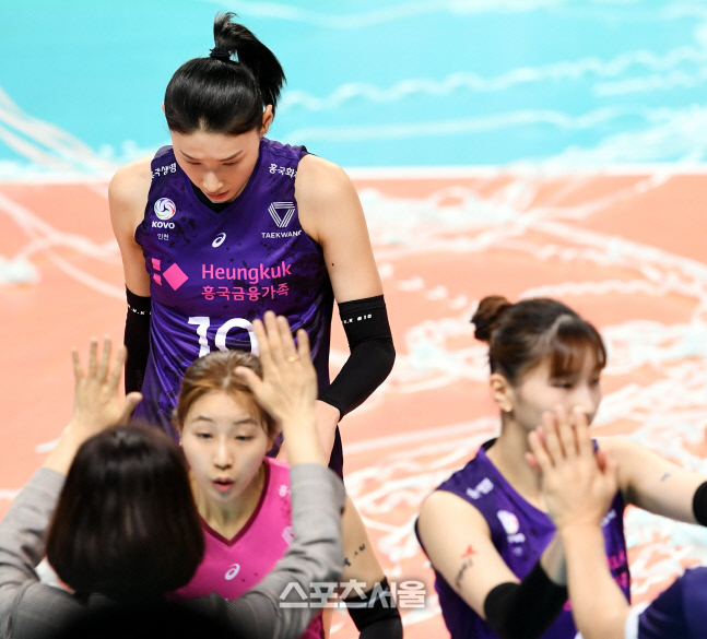 [포토] 흥국생명 김연경, 씁쓸한 연패...