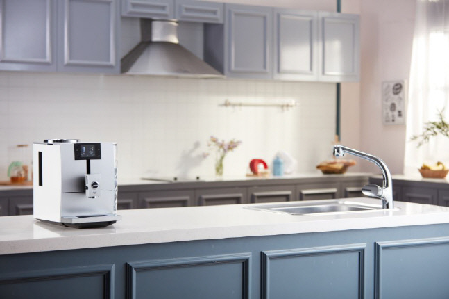 혼수 취향 가전 트렌드에 유라 신혼 홈카페 커피머신 ENA8 인기