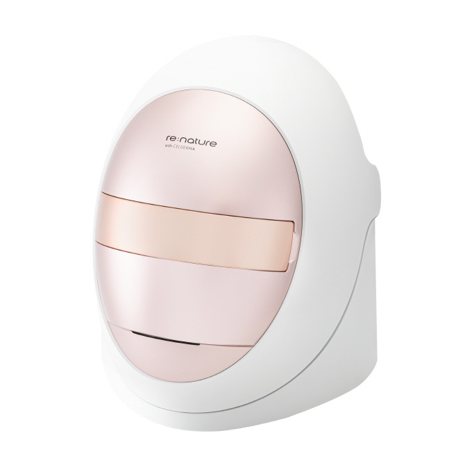 쿠쿠홈시스 리네이처 위드 셀더마 LED 마스크_제품컷