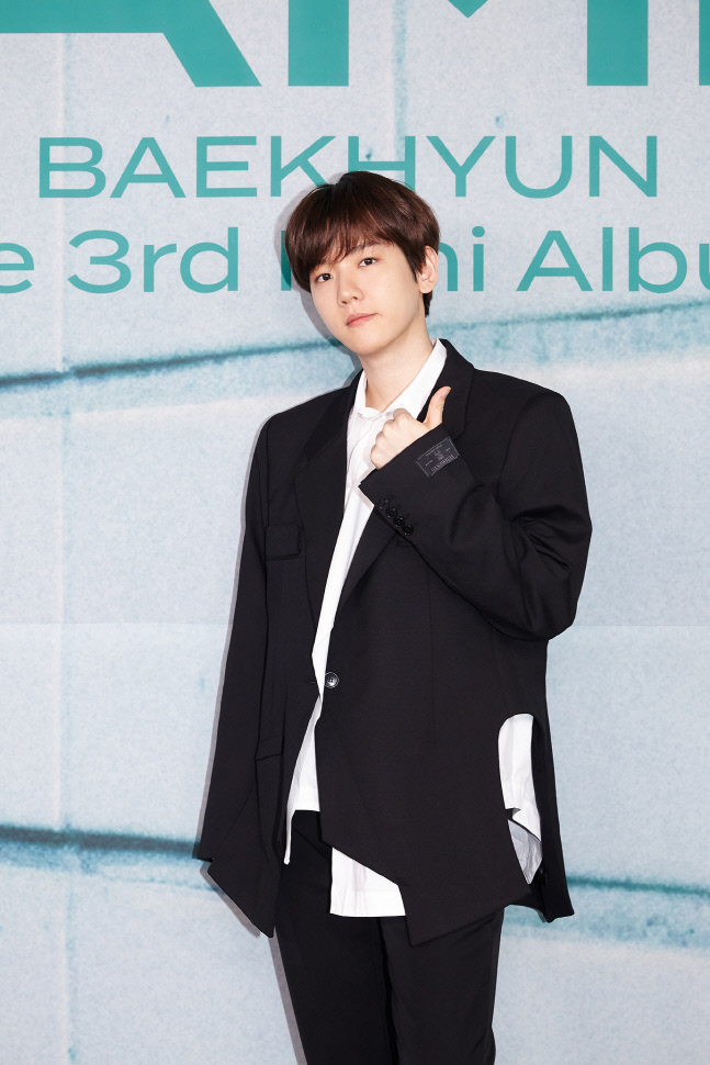 서른살의 백현, 느슨하지만 성숙하게…입대 전 마지막 선물 '밤비'[종합]