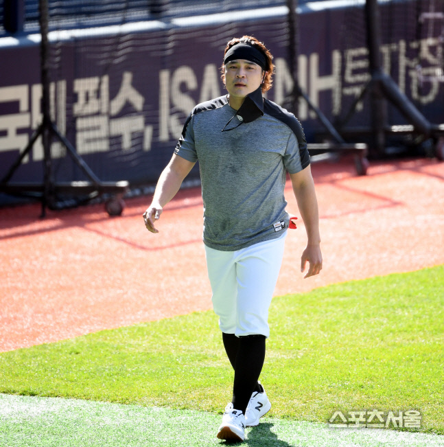 [포토] 추신수 \'훈련하러 먼저 왔어요\'