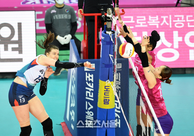 [포토]GS칼텍스 러츠의 공격