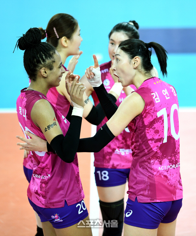 [포토]김연경, 브루나 기 살리기!