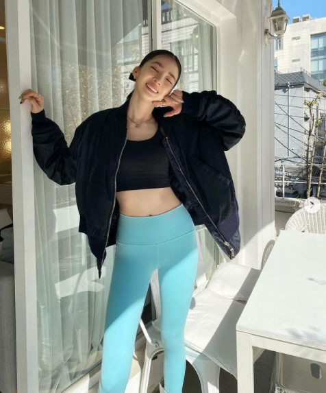 아이린, 완연한 봄 알리는 톱 모델의 레깅스 패션[★SNS]