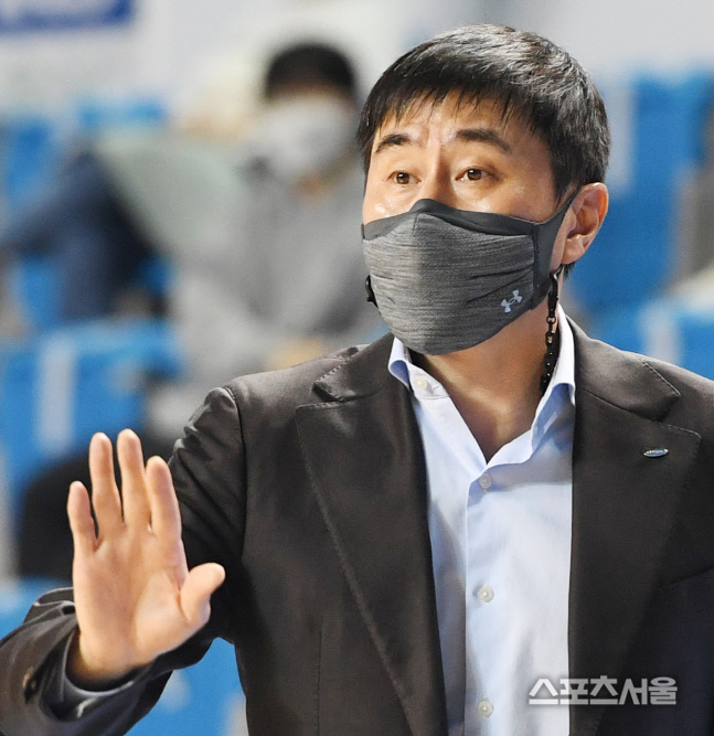 [포토] 삼성 이상민 감독, 스톱!