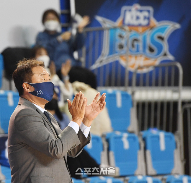 [포토] KCC 전창진 감독, 좋아~ 좋아~
