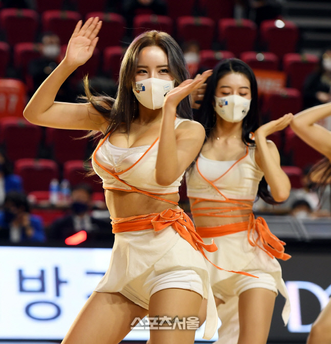 [포토] 전자랜드 치어리더 '섹시하게'