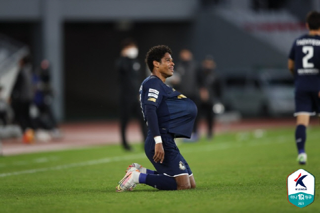 바비오 "부천 겨냥 세리머니NO, 태어날 둘째에게 바친다" [현장인터뷰]