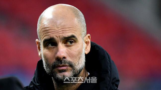 '갑부구단' 맨시티 "한 명의 선수에게 1억파운드 쓸 수도 있다"