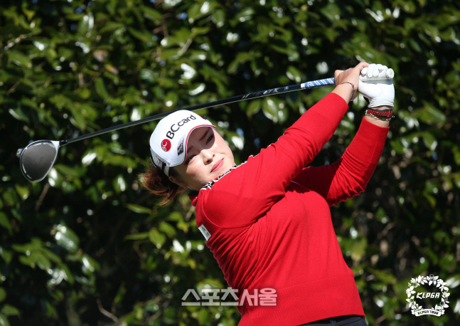 장하나   3번홀 티샷 날리고 있다