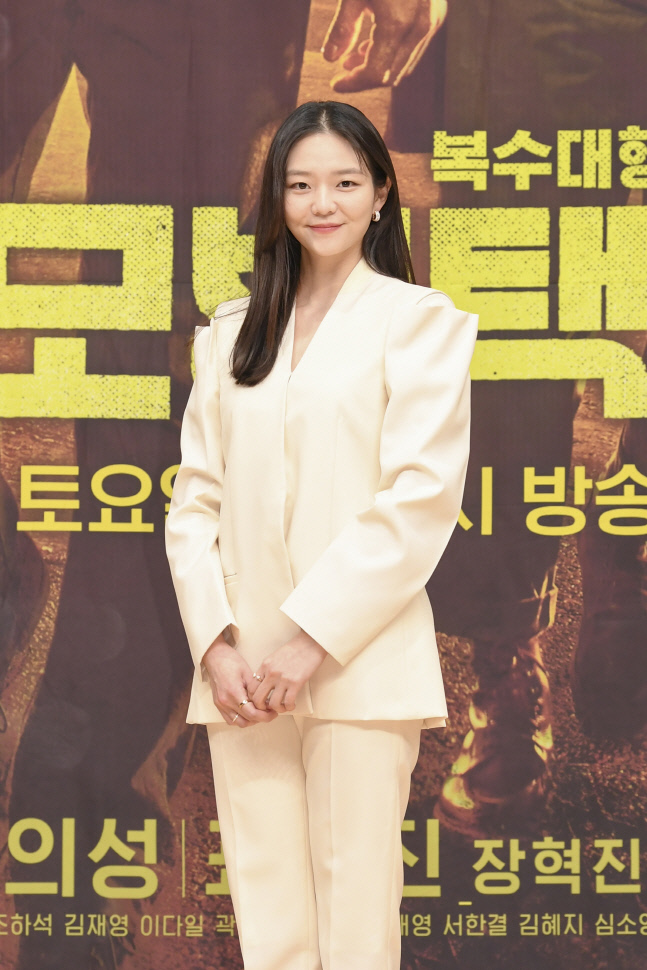 '모범택시' 이솜 "검사, 굉장히 힘든 일…체력 스트레스多"