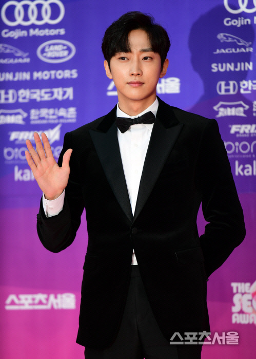 B1A4 출신 진영 소집해제, 전역 후 더 기대되는 행보[종합]