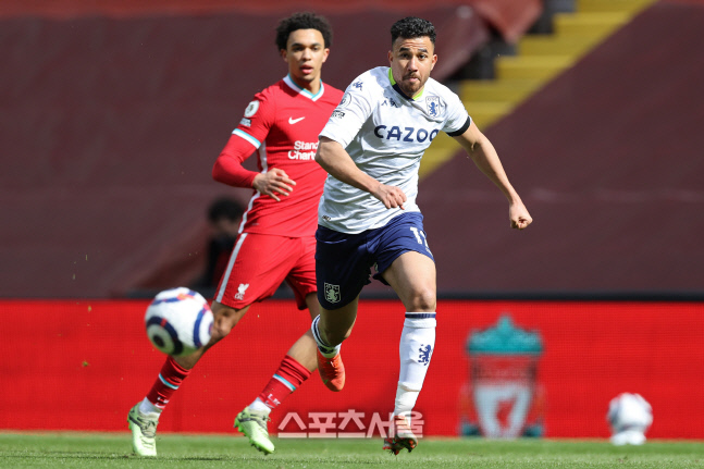 얼마나 아팠으면…무릎 부상에 오열한 애스턴 빌라 트레제게