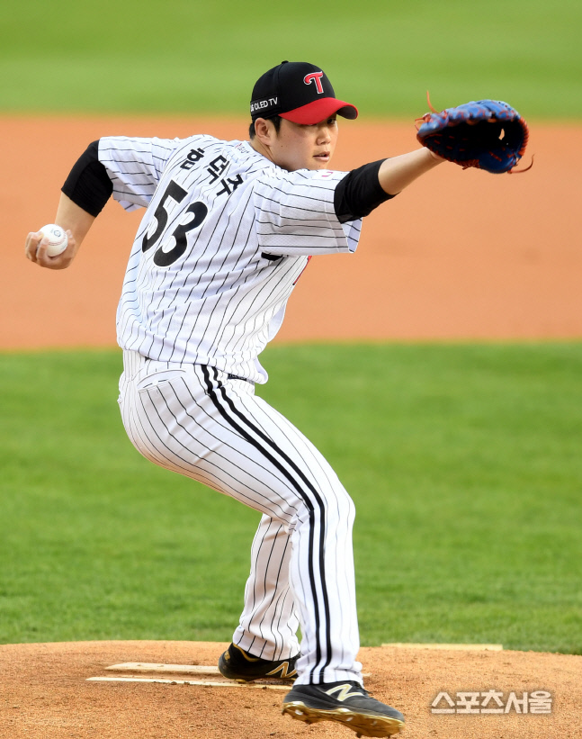 [포토] 함덕주 \'매서운 눈빛\'