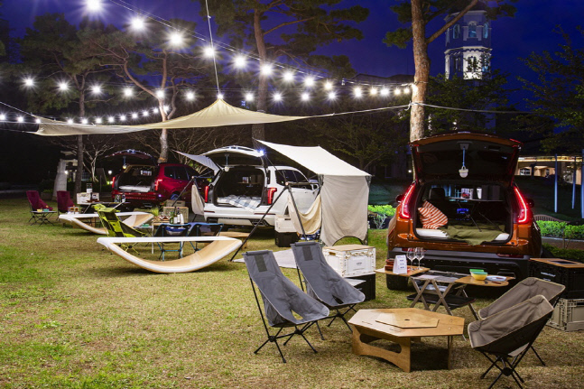 캐딜락 차박 인 더 가든', 메이필드호텔 서울과 럭셔리 캠핑 패키지