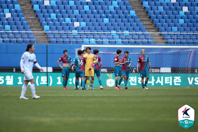 평균연령 22.6세 스리백, 대전하나 이민성 감독의 과감한 도전이 통하고 있다