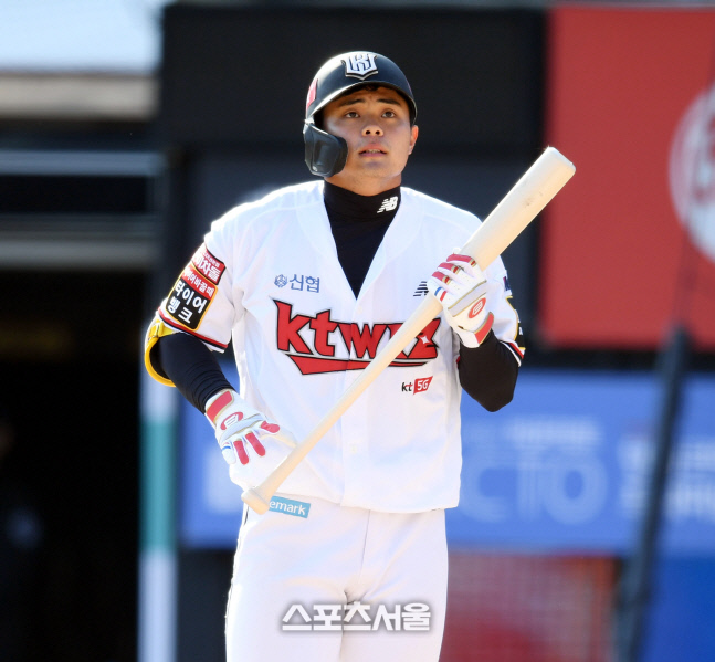 [포토] 1군 데뷔 권동진 \'긴장되네\'